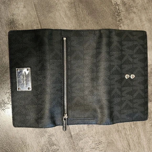 Michael Kors Trifold Wallet - Picture 9 of 13